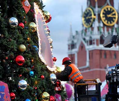Монтаж больших ёлок в Санкт-Петербурге